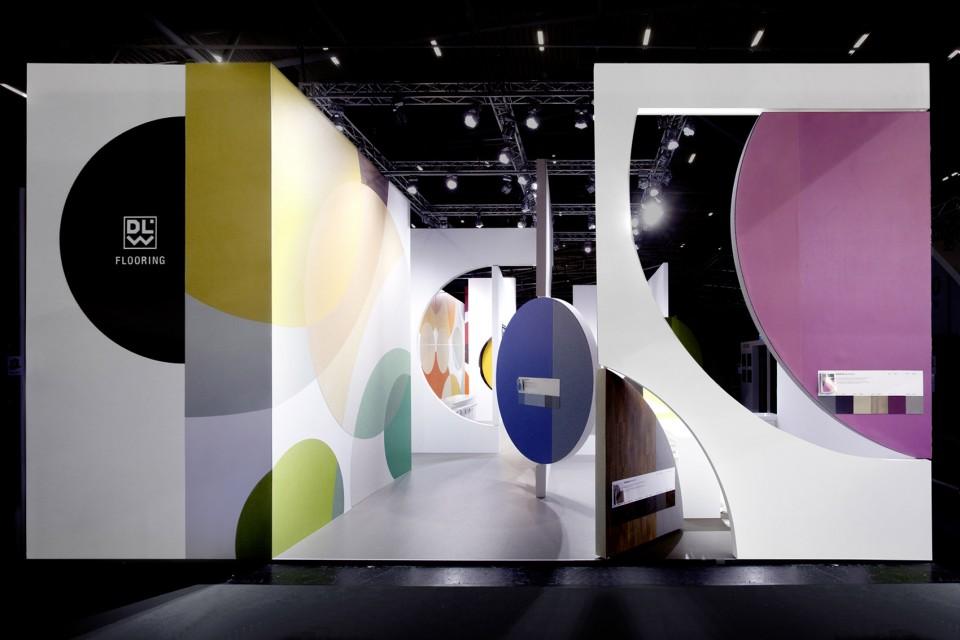 企業(yè)產(chǎn)品展廳設計效果圖1