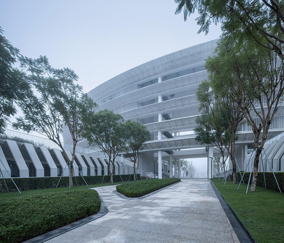 企業(yè)展廳設(shè)計(jì)規(guī)劃簡(jiǎn)案文案3